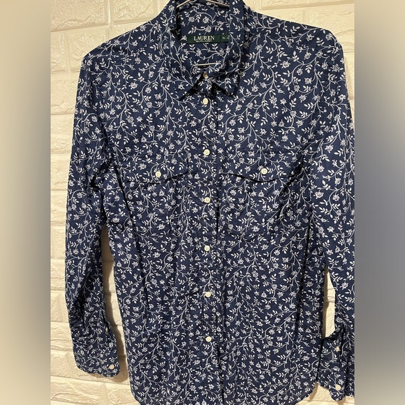 Lauren Ralph Lauren Women’s XL Navy Blue Floral lightweight button up Shirt EUC - Picture 1 of 9